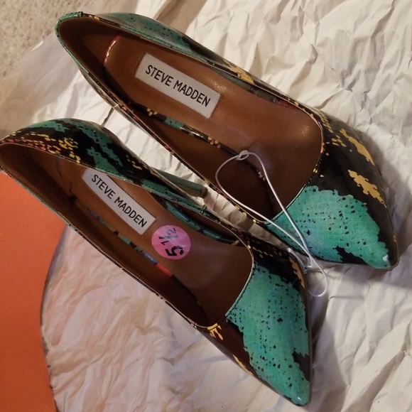 Shoes - Picture 2 of 4